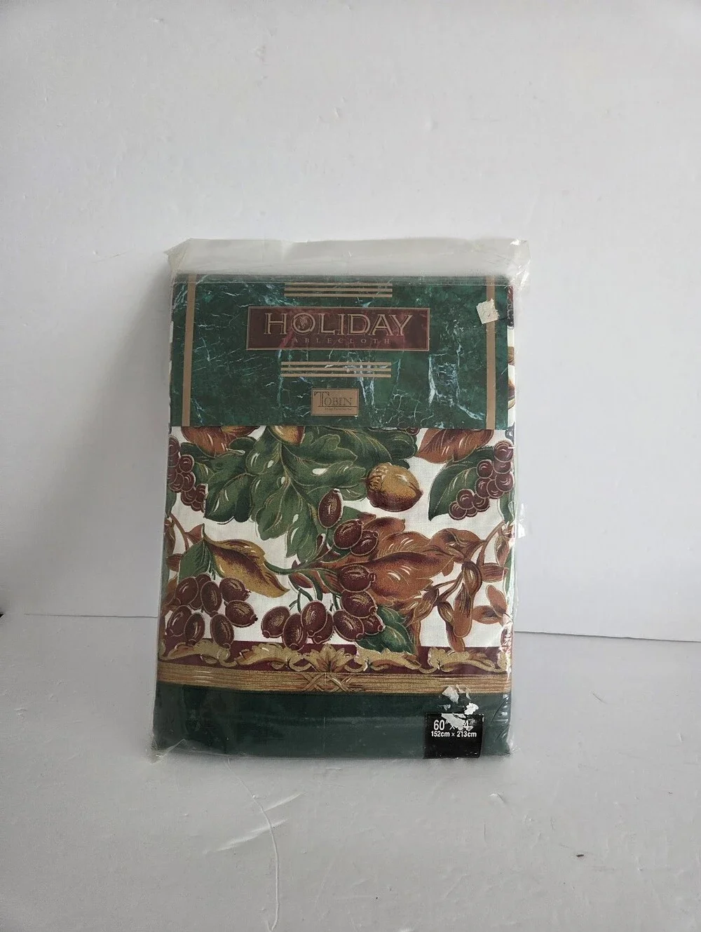 Tobin  Holiday Tablecloth Acorns &berries Sz.60×84in.oblong